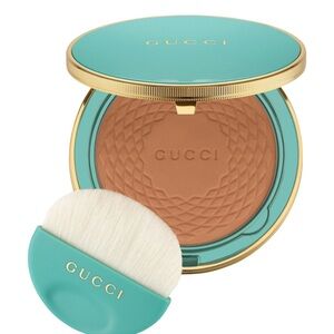 Gucci Sun-Kissed Glow Powder Bronzer in shade 03 Medium